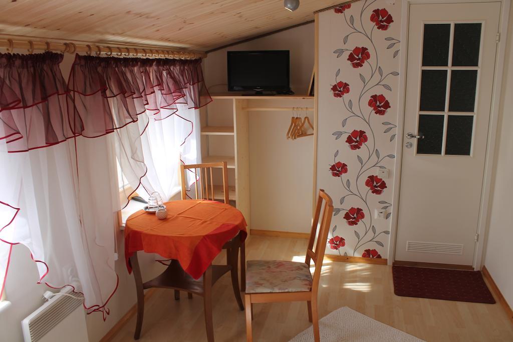 Aikarali Home Accommodation Haapsalu Room photo