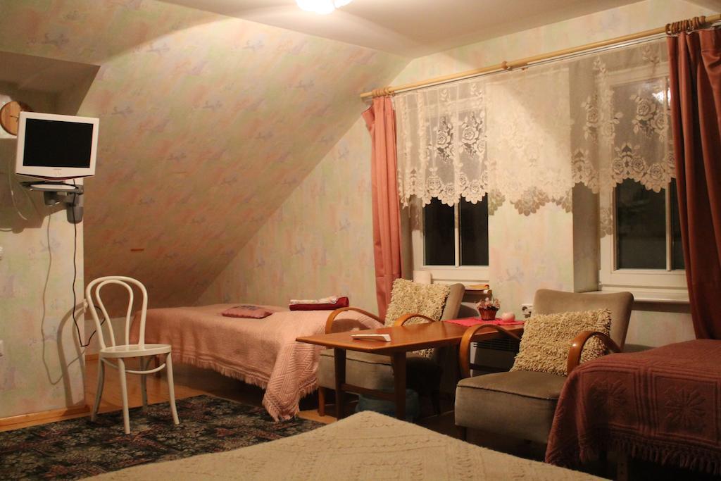 Aikarali Home Accommodation Haapsalu Room photo